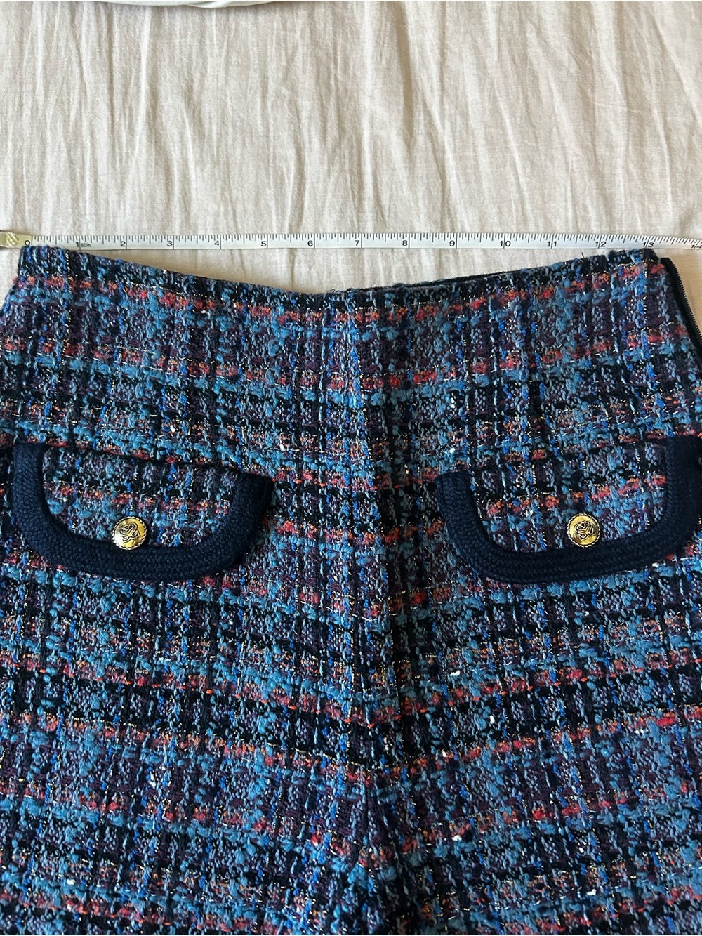 Sandro Blue Tweed Flat-Front Shorts with Navy Trim - Picture 4 of 5